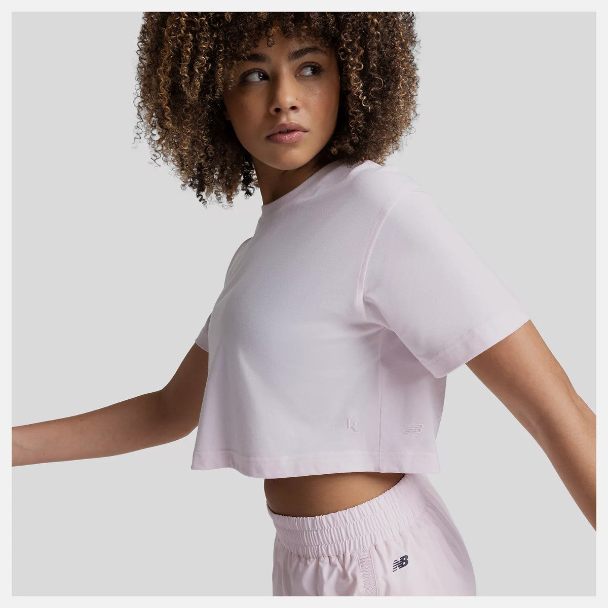 New Balance Klutch X NB Cropped Versatile T-Shirt ニューバランス Klutch X NBクロップドバーサタイルTシャツ WT61W8X【レディース コットンジャージー素材 クロップド丈 26SS】