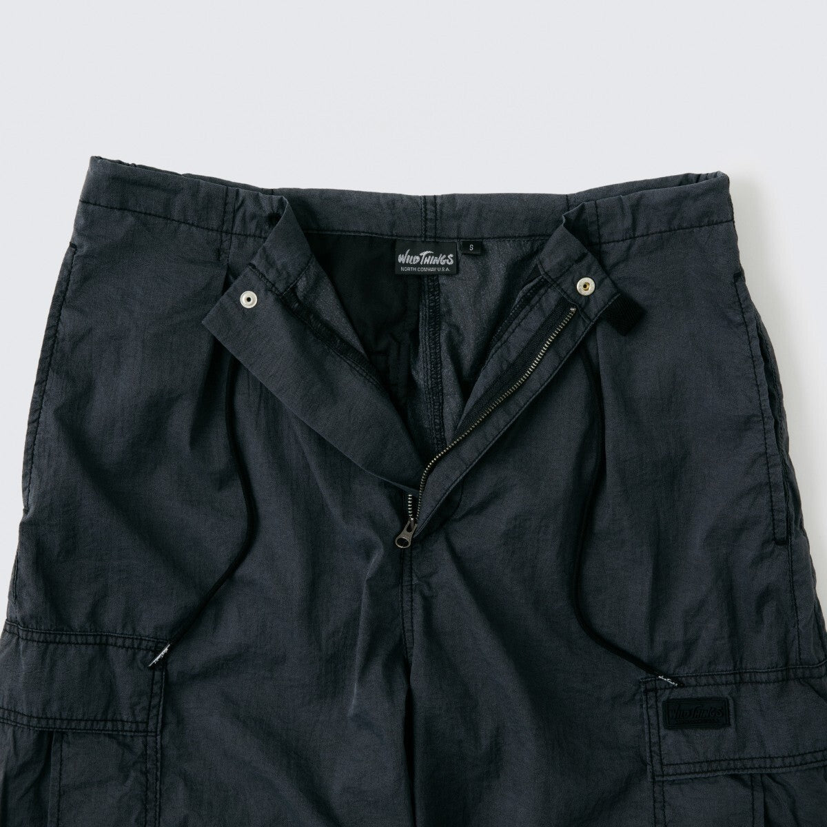 WILD THINGS DOUBLE DYED NYLON CARGO PANTS ワイルドシングス ダブルダイ ナイロン カーゴパンツ WT26010AD【メンズ ナイロン素材 通気性 ワンタッチベルト 26SS】