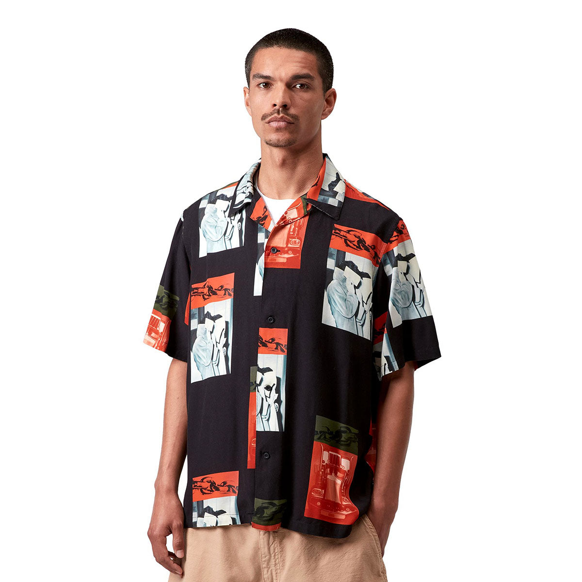 Carhartt柄シャツ Carhartt（カーハート）の「Carhartt 総柄シャツ（シャツ/ブラウス