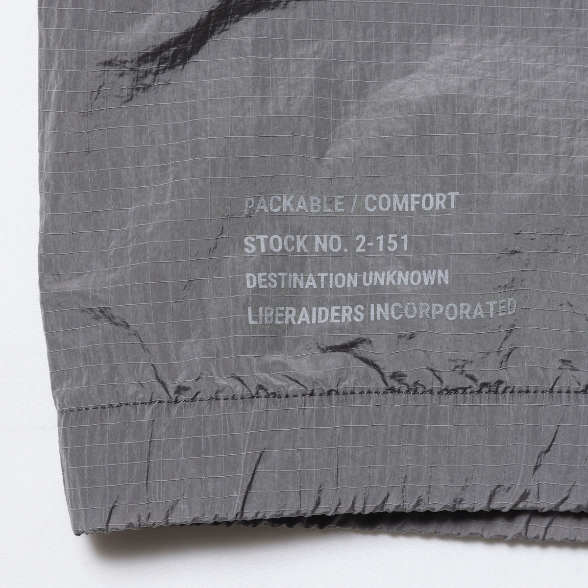 Liberaiders NYLON TRACK JACKET  リベレイダース ナイロントラックジャケット 730022601【メンズ ナイロンジャケット 撥水ジャケット 軽量アウター ジップアップジャケット 26SS】