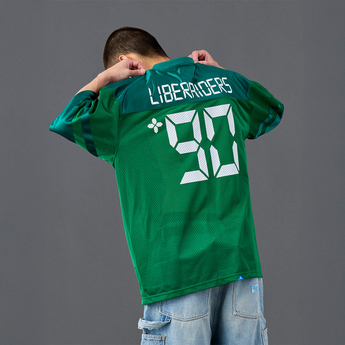 Liberaiders DIGITAL LOGO FOOTBALL TEE リベレイダース デジタル ロゴ フットボール ティー 736012601【メンズ メッシュ生地 サテン生地 デジタルフォント 26SS】