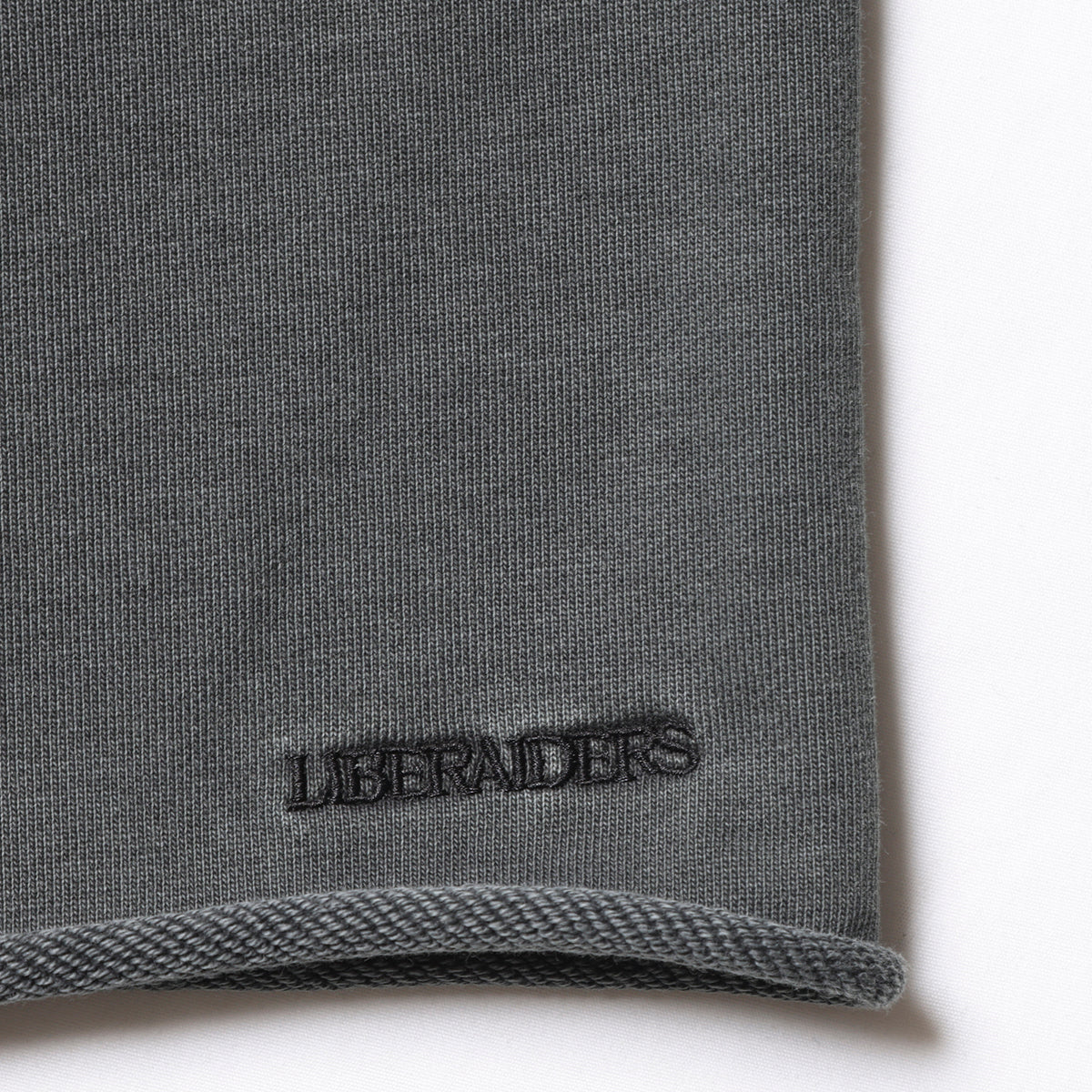 Liberaiders PIGMENT DYED SWEAT SHORTS リベレイダース ピグメントダイ スウェットショーツ 738072601【メンズ コットン素材 カットオフ ハーフパンツ 26SS】