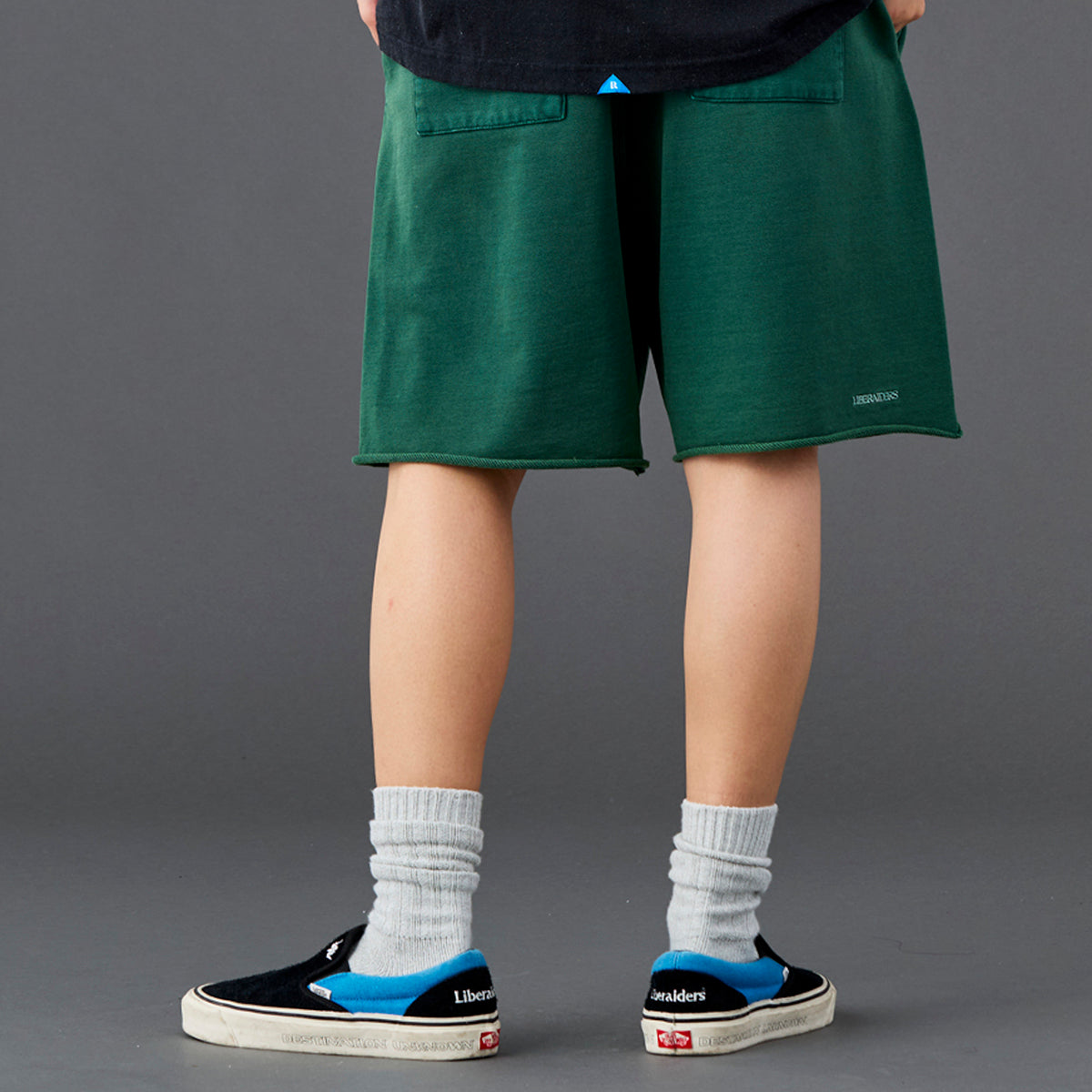 Liberaiders PIGMENT DYED SWEAT SHORTS リベレイダース ピグメントダイ スウェットショーツ 738072601【メンズ コットン素材 カットオフ ハーフパンツ 26SS】