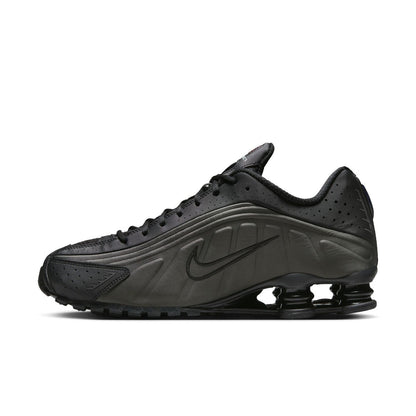 NIKE Shox R4 ナイキ ショックス R4 HQ1988-001【メンズ クッショニング 耐久性 トラクション 通気性 26SS】