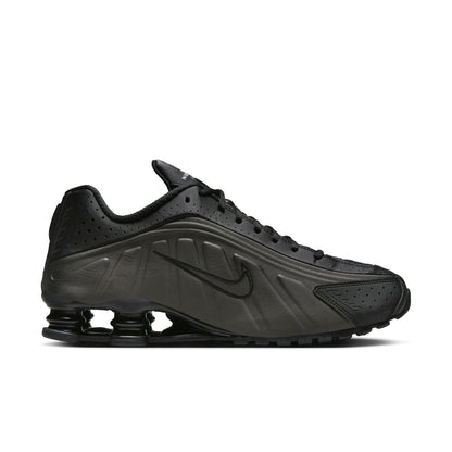 NIKE Shox R4 ナイキ ショックス R4 HQ1988-001【メンズ クッショニング 耐久性 トラクション 通気性 26SS】