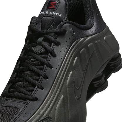 NIKE Shox R4 ナイキ ショックス R4 HQ1988-001【メンズ クッショニング 耐久性 トラクション 通気性 26SS】