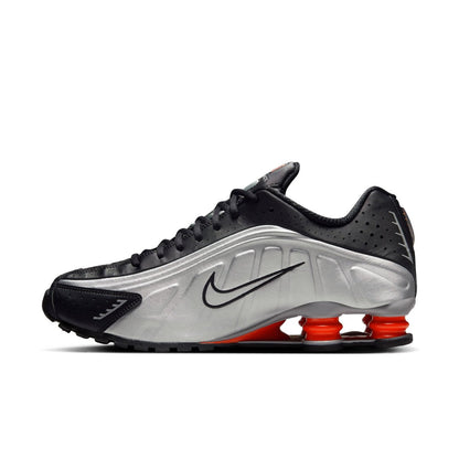 NIKE Shox R4 ナイキ ショックス R4 HQ1988-002【メンズ クッショニング 耐久性 トラクション 通気性 26SS】