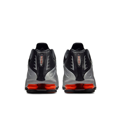 NIKE Shox R4 ナイキ ショックス R4 HQ1988-002【メンズ クッショニング 耐久性 トラクション 通気性 26SS】