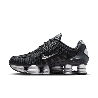 NIKE Shox TL ナイキ ウィメンズ ショックス TL IH2559-001【レディース 機械的クッショニング 高反発ソール 通気性メッシュ 衝撃吸収 26SS】