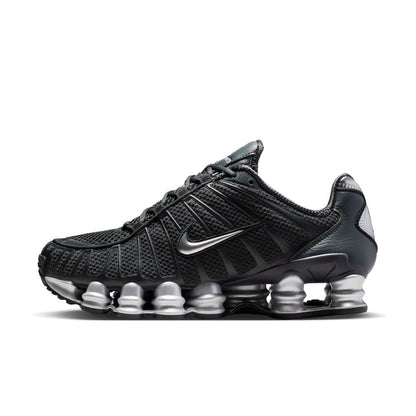 NIKE Shox TL ナイキ ウィメンズ ショックス TL IH2559-001【レディース 機械的クッショニング 高反発ソール 通気性メッシュ 衝撃吸収 26SS】