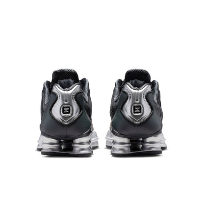 NIKE Shox TL ナイキ ウィメンズ ショックス TL IH2559-001【レディース 機械的クッショニング 高反発ソール 通気性メッシュ 衝撃吸収 26SS】