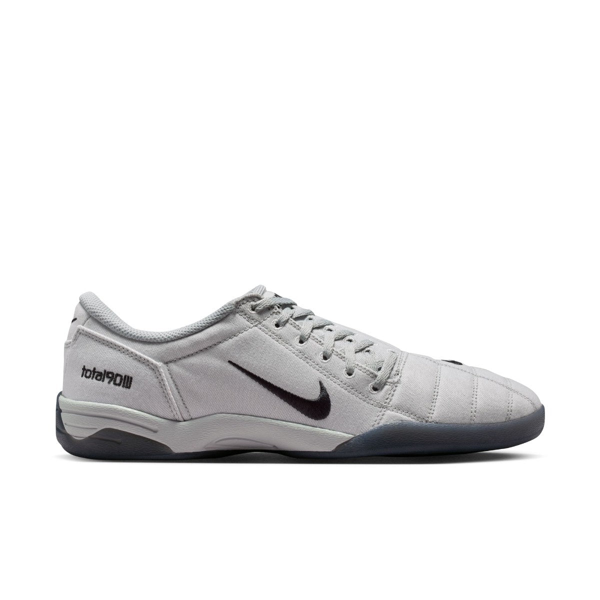 NIKE Total 90 Premium ナイキ トータル 90 PRM IH3585-002【メンズ キャンバスアッパー 非対称デザイン フラットソール グリップ性能 26SS】
