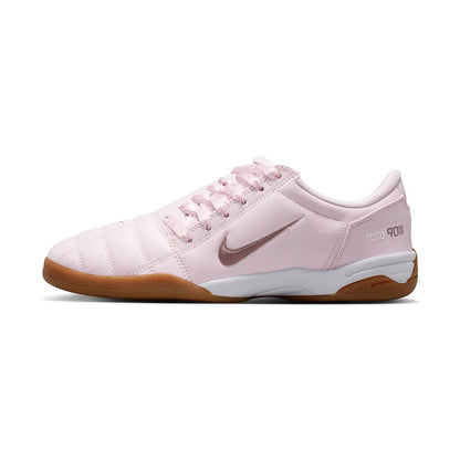 NIKE Total 90 ナイキ ウィメンズ トータル90 IO2387-602【レディース サッカースタイル Y2K 復刻モデル キルティングアッパー フラットソール 26SS】