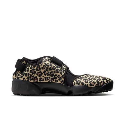 NIKE Wmns Air Rift ナイキ ウィメンズ エア リフト IR5696-010【レディース スプリットトゥ 軽量デザイン 調節可能ストラップ クッション性 26SS】