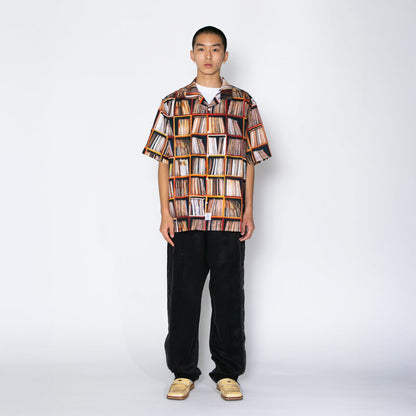 APPLEBUM “Vinyl Shelf” Aloha Shirt アップルバム “ヴァイナル シェルフ” アロハシャツ 2610209【メンズ 開襟シャツ ポリエステル素材 26SS】