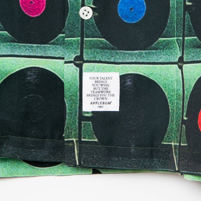 APPLEBUM “Vinyl Wall” Aloha Shirt アップルバム ”ビニールウォール”アロハシャツ 2610210【メンズ レコード柄 総柄アロハ ミュージックモチーフ グリーンベース 26SS】