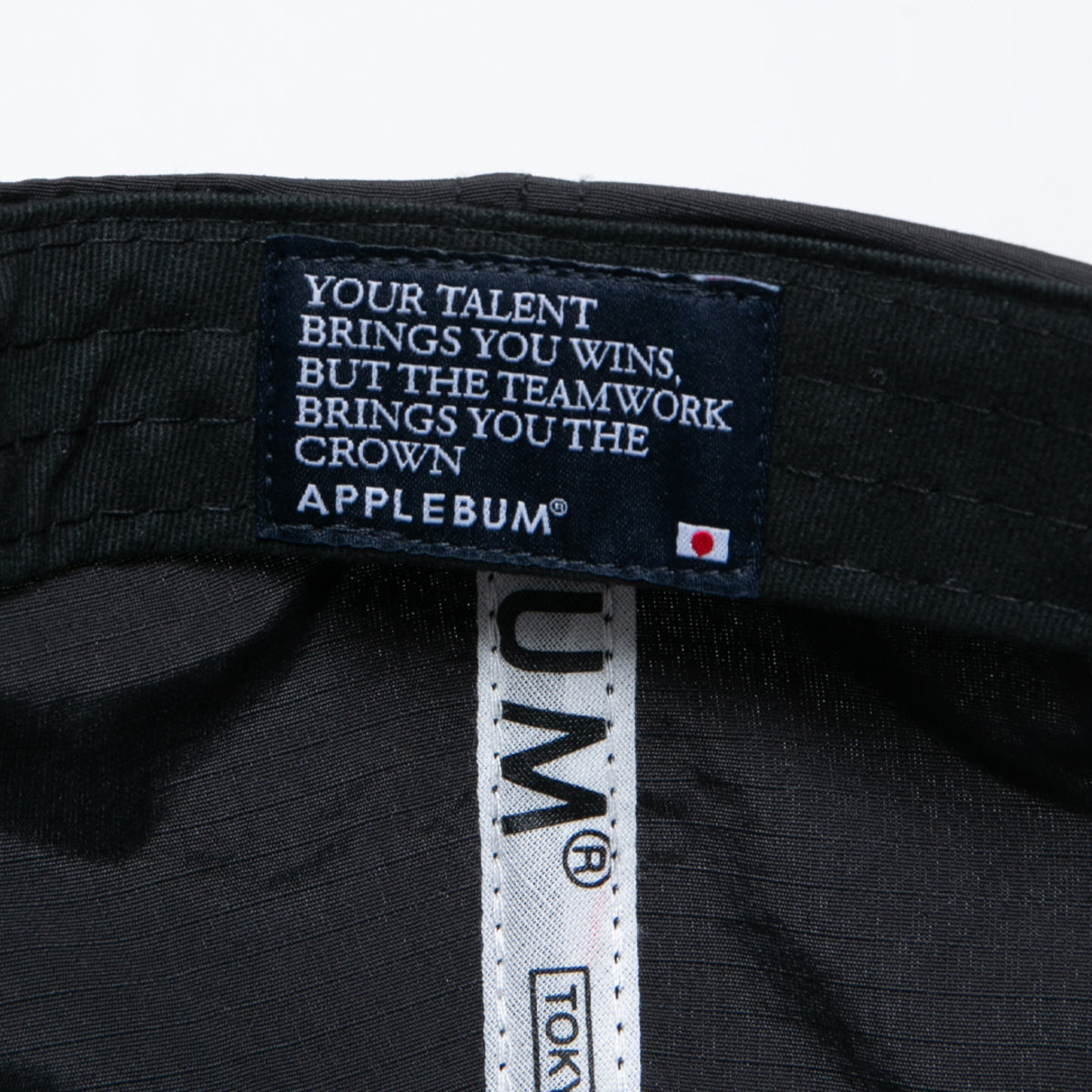 APPLEBUM “Sports Logo” Activate Cap アップルバム スポーツロゴ アクティベート キャップ 2610904【メンズ ナイロンキャップ 軽量素材 6パネルキャップ スポーティースタイル 26SS】