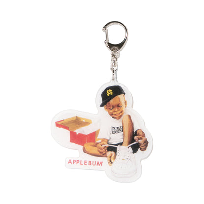 APPLEBUM “Brand New Kicks” Keyholder アップルバム “ブランド・ニュー・キックス” キーホルダー 2611019【メンズ アクリル キーホルダー 26SS】