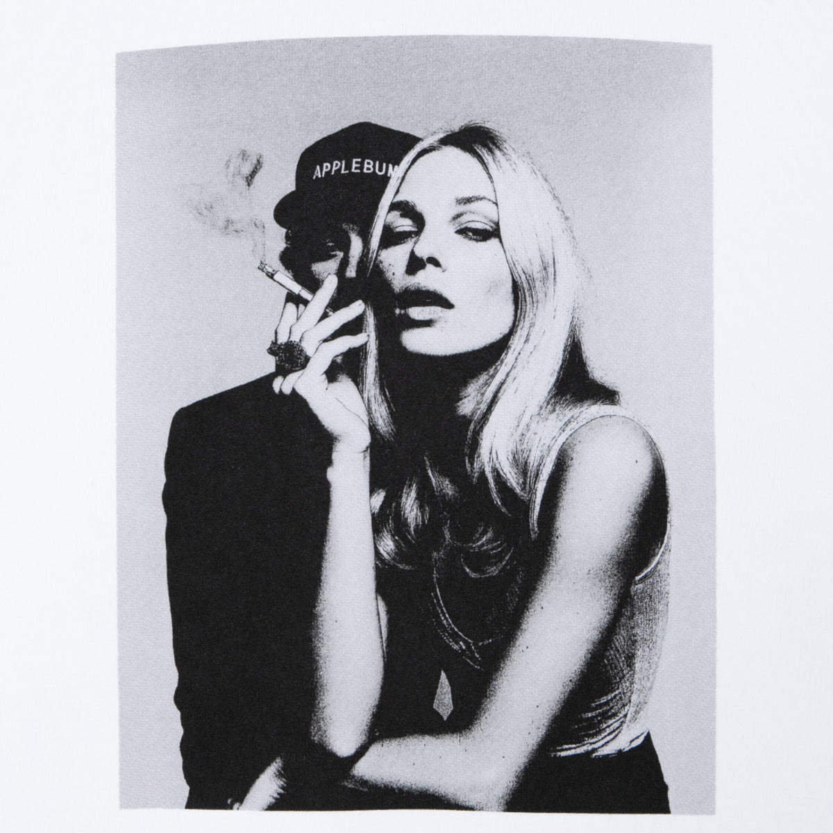 APPLEBUM “Smoky Seduction” T-shirt アップルバム “スモーキー セダクション” Tシャツ 2611114【メンズ 半袖 綿素材 フォトTシャツ 26SS】
