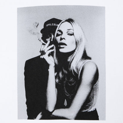 APPLEBUM “Smoky Seduction” T-shirt アップルバム “スモーキー セダクション” Tシャツ 2611114【メンズ 半袖 綿素材 フォトTシャツ 26SS】