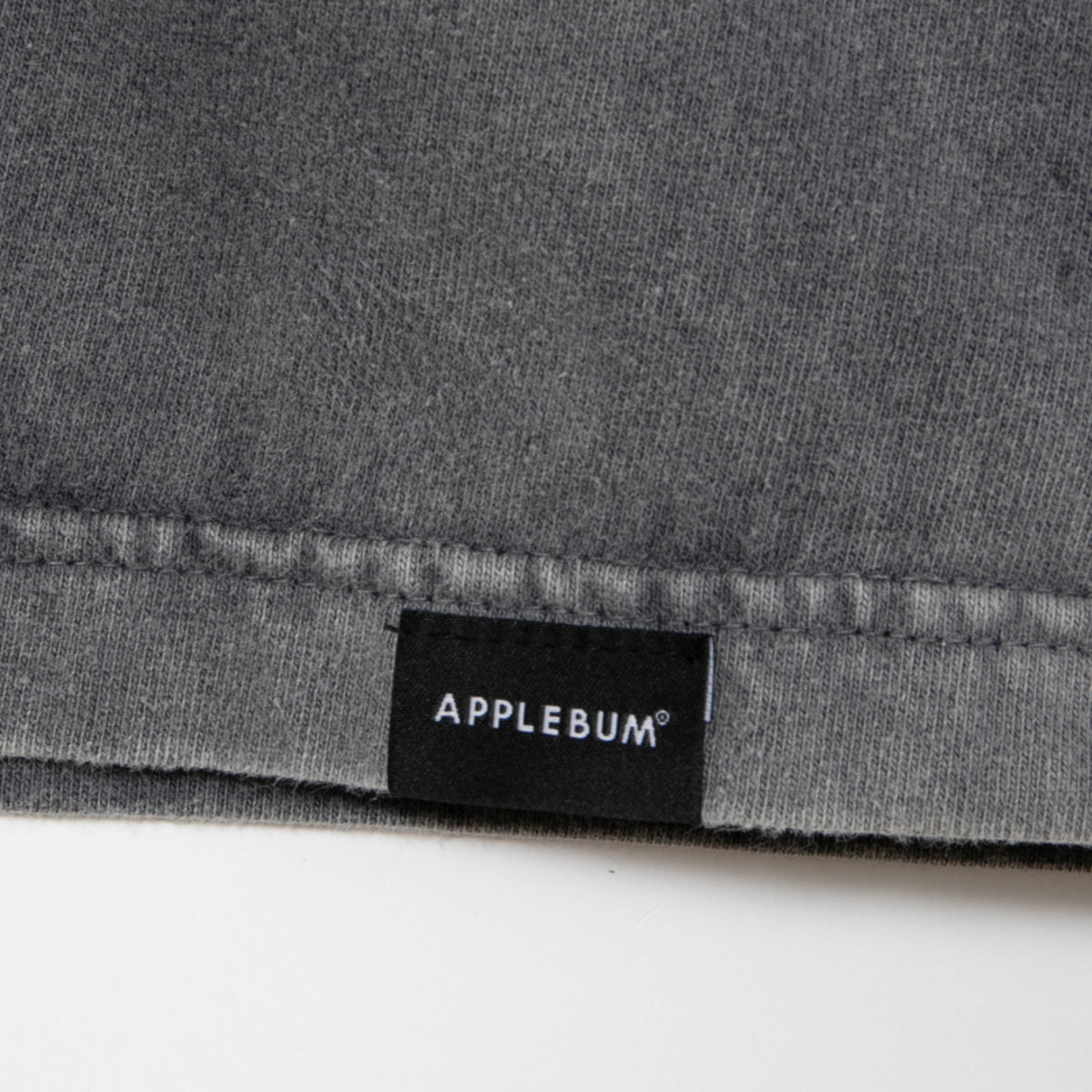 APPLEBUM “Sound System” Vintage L/S T-shirt アップルバム “サウンド システム” ヴィンテージ ロングスリーブ Tシャツ 2611126【メンズ ピグメント染め グラフィック 天竺生地 綿100％ 26SS】