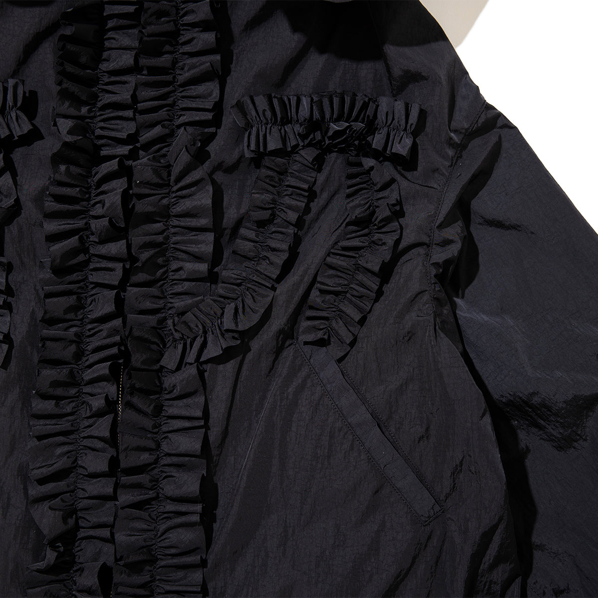 naokitomizuka Nylon frilled mountain parka ナオキトミヅカ ナイロン フリルド マウンテン パーカー GRNTJ008【レディース ナイロン素材 フリル フード 26SS】