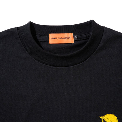UMAMI SPICE COMPANY SP CORPORATE SS T-SHIRT for Kinetics ウマミスパイスカンパニー SP コーポレート ショートスリーブ Tシャツ for キネティクス USCKSP04【メンズ 半袖 コラボ コットン100％ 26SS】