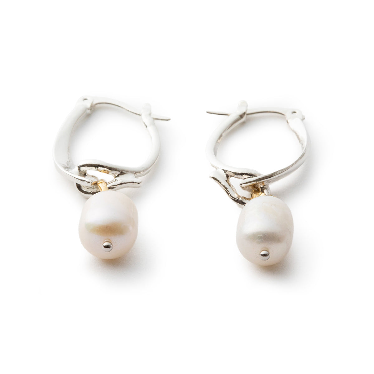 LAPUIS Pearl hook pierced earrings ラピュイ パール フック ピアス 255-220103【レディース 日本製 26SS】