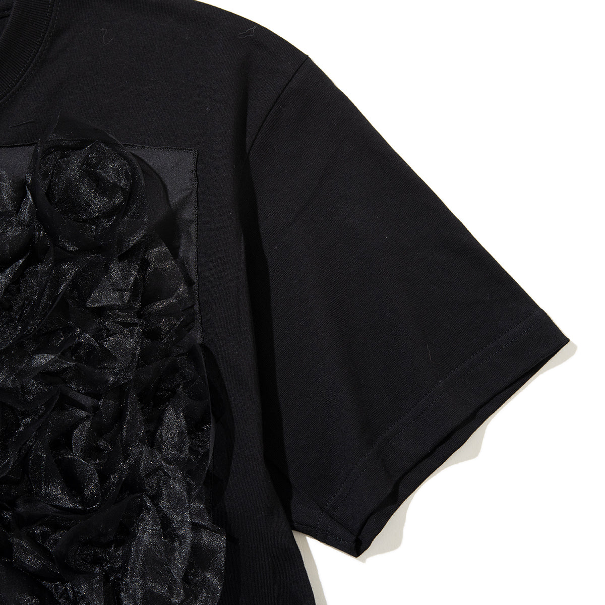 YuumiARIA EMBROIDERY FRILL FLOWERTT-SHIRT ユウミアリア エンブロイダリー フリル フラワー Tシャツ 261-AC025【レディース 刺繍Tシャツ バックデザイン 半袖Tシャツ デザインTシャツ 26SS】