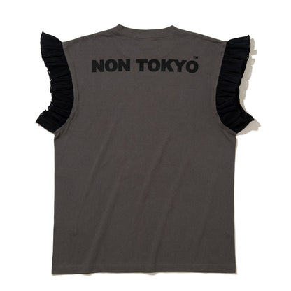 NON TOKYO FRILL SLEEVE T-SHIRT ノントーキョー フリル スリーブ ティーシャツ NON-26S-0425【レディース ノースリーブ フリル グラフィック 26SS】