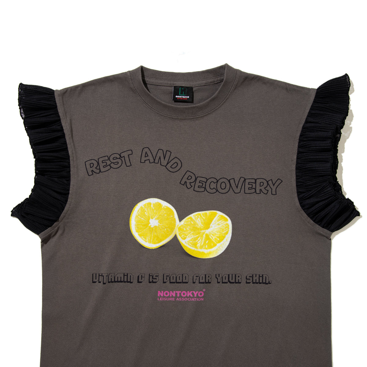NON TOKYO FRILL SLEEVE T-SHIRT ノントーキョー フリル スリーブ ティーシャツ NON-26S-0425【レディース ノースリーブ フリル グラフィック 26SS】