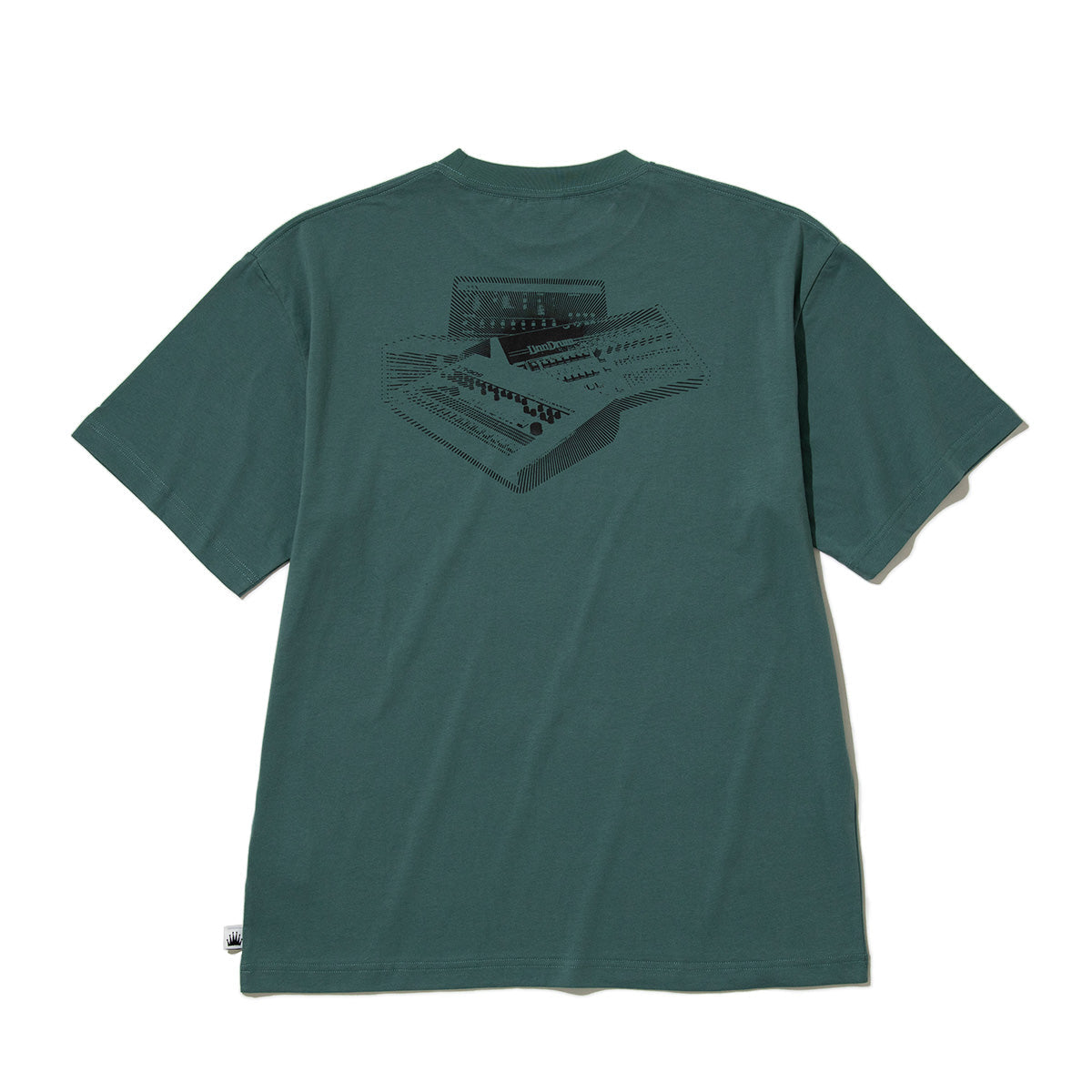 SARCASTIC I Heart Drum Machines Short Sleeve Tee サキャスティック アイ ハート ドラム マシーンズ ショートスリーブ ティー SAR261007【メンズ メンズTシャツ 半袖Tシャツ プリントTシャツ グラフィックTシャツ 26SS】