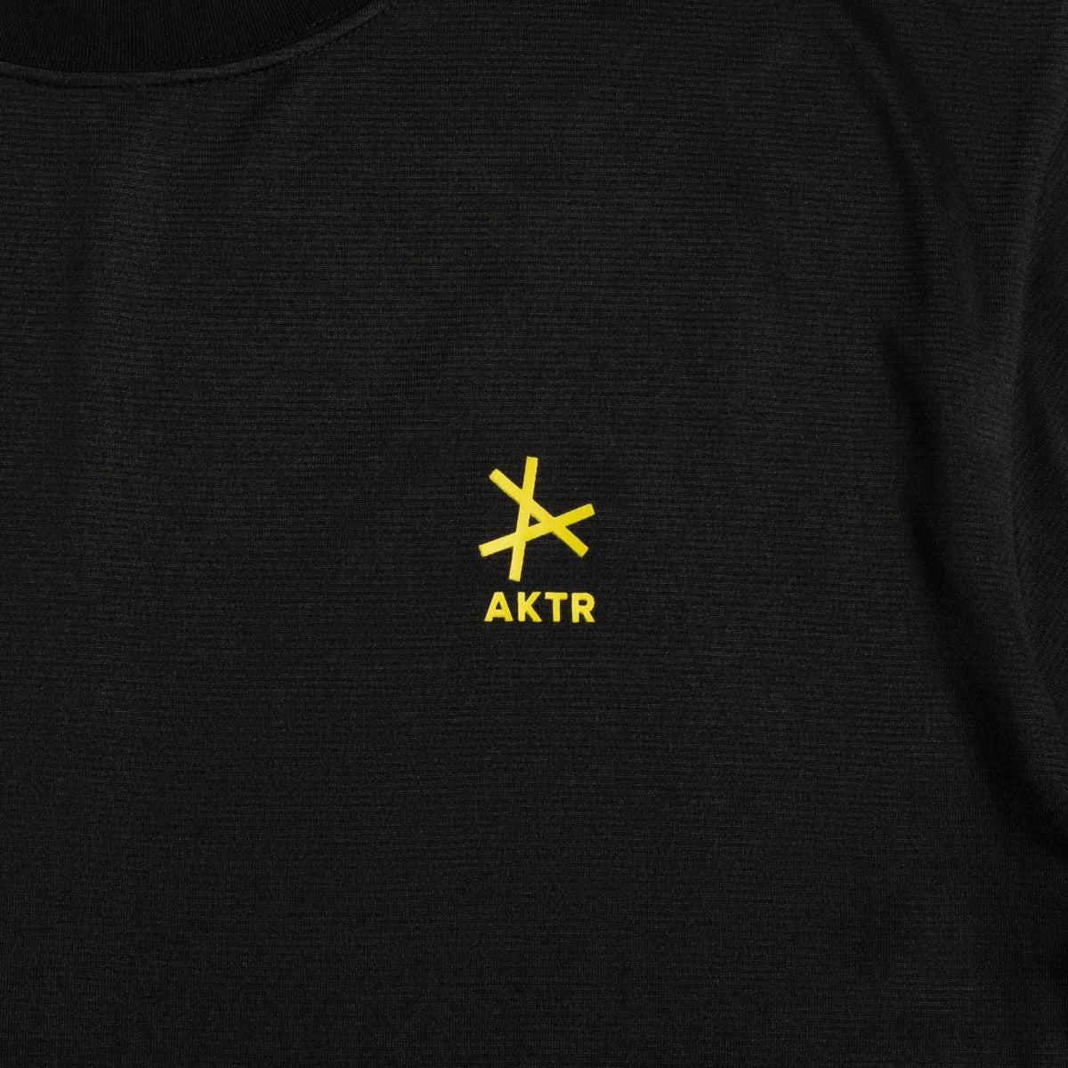 AKTR MELT CAMO BOX LOGO SPORTS TEE アクター メルトカモ ボックスロゴ スポーツTシャツ 126-031005【メンズ スポーツTシャツ 吸汗速乾 半袖Tシャツ トレーニングウェア 26SS】