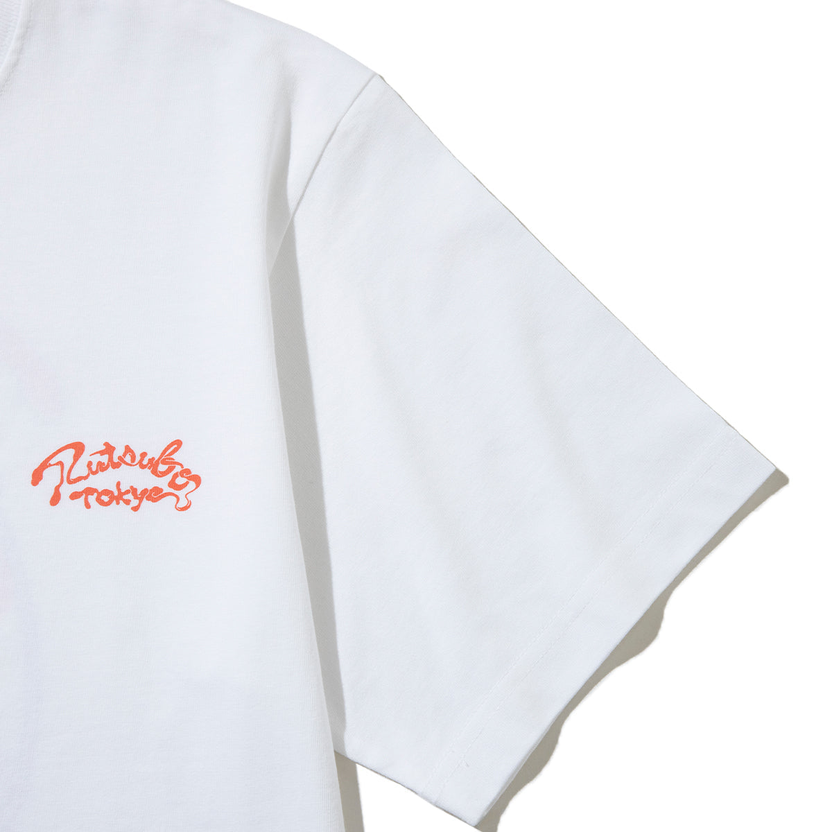坩堝 裏町酒場 S/S T-SHIRTS（RUTSUBO×YUSUDA) RUTSUBO 裏町酒場 S/S Tシャツ（RUTSUBO×YUSUDA) R26QS-SUDA-TS1【メンズ 半袖 グラフィック コットン素材 26SS】