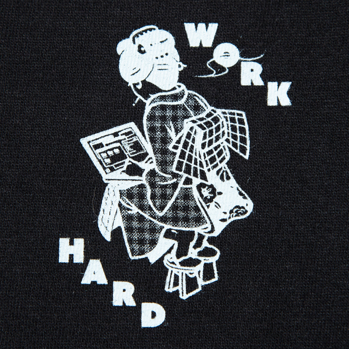 坩堝 WORKHARD/必殺仕事人 S/S T-SHIRTS (RUTSUBO×YU SUDA ) RUTSUBO ワークハード/必殺仕事人 S/S Tシャツ (RUTSUBO×YU SUDA ) R26QS-SUDA-TS2【メンズ 半袖 グラフィック コットン素材 26SS】