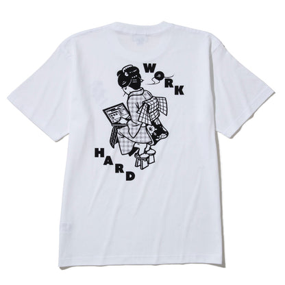 坩堝 WORKHARD/必殺仕事人 S/S T-SHIRTS (RUTSUBO×YU SUDA ) RUTSUBO ワークハード/必殺仕事人 S/S Tシャツ (RUTSUBO×YU SUDA ) R26QS-SUDA-TS2【メンズ 半袖 グラフィック コットン素材 26SS】