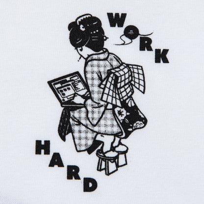 坩堝 WORKHARD/必殺仕事人 S/S T-SHIRTS (RUTSUBO×YU SUDA ) RUTSUBO ワークハード/必殺仕事人 S/S Tシャツ (RUTSUBO×YU SUDA ) R26QS-SUDA-TS2【メンズ 半袖 グラフィック コットン素材 26SS】