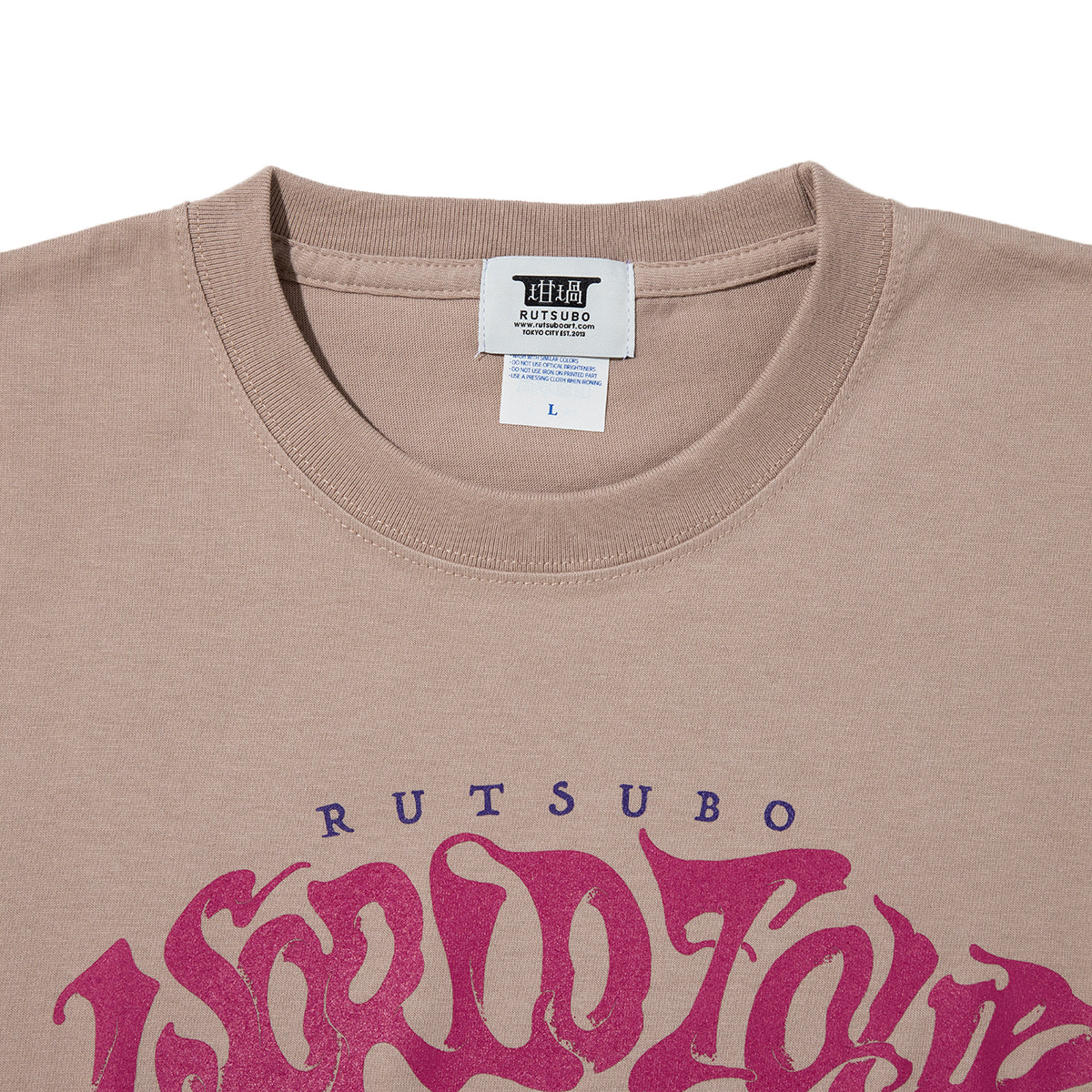 坩堝 WORLD TOUR S/S T-SHIRTS (YU SUDA ) RUTSUBO ワールドツアー ショートスリーブ Tシャツ(ユウ・スダ) R26-SMU-KT1【メンズ 音楽ツアー Tシャツ ストリートファッション 26SS】