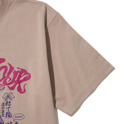 坩堝 WORLD TOUR S/S T-SHIRTS (YU SUDA ) RUTSUBO ワールドツアー ショートスリーブ Tシャツ(ユウ・スダ) R26-SMU-KT1【メンズ 音楽ツアー Tシャツ ストリートファッション 26SS】