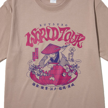 坩堝 WORLD TOUR S/S T-SHIRTS (YU SUDA ) RUTSUBO ワールドツアー ショートスリーブ Tシャツ(ユウ・スダ) R26-SMU-KT1【メンズ 音楽ツアー Tシャツ ストリートファッション 26SS】