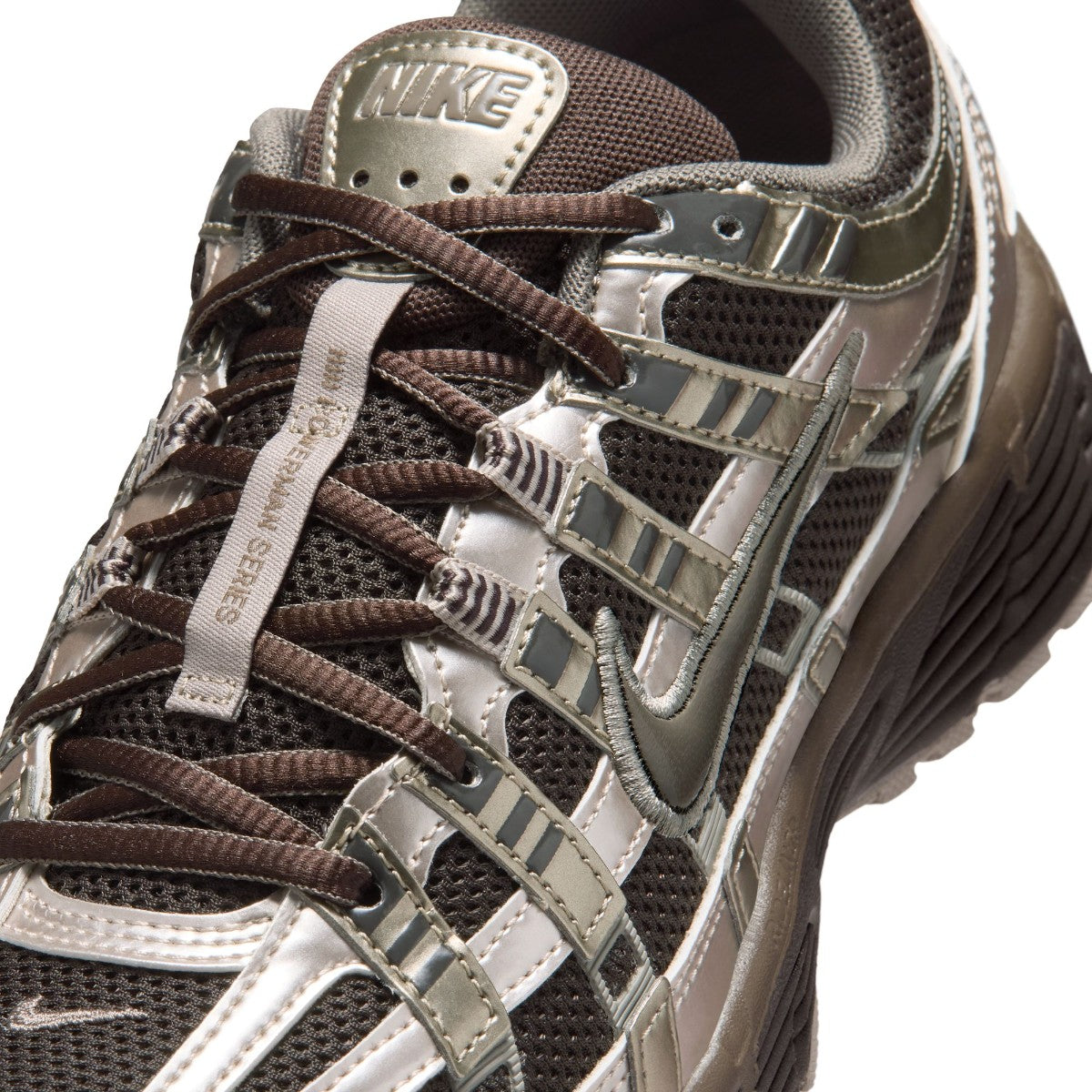 NIKE P-6000 ナイキ P-6000 IO3496-200【レディース ランニングスタイル スポーティー デザインライン 通気性 スニーカー 26FW】