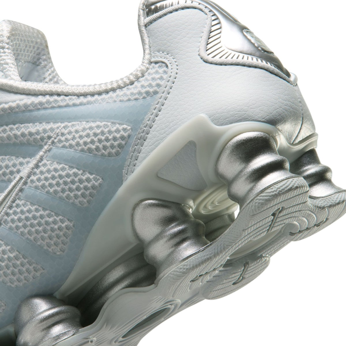 NIKE Shox TL ナイキ ショックス TL IH2559-002【レディース スニーカー クッション性 通気性 衝撃吸収 26FW】