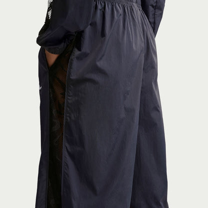 NIKE Loose Mid-Rise Lace Track Pants ナイキ ルーズ ミッドライズ レース トラックパンツ IU1984【レディース スポーツウェア トラックパンツ ナイロンパンツ ドローコード付き 26FW】
