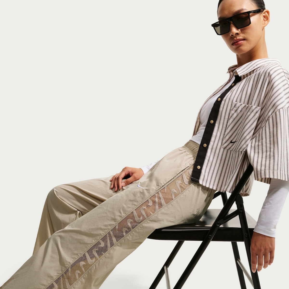 NIKE Loose Mid-Rise Lace Track Pants ナイキ ルーズ ミッドライズ レース トラックパンツ IU1984【レディース スポーツウェア トラックパンツ ナイロンパンツ ドローコード付き 26FW】