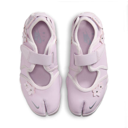 NIKE Air Rift “Florette” ナイキ エア リフト "フロレット" IV5682-500【レディース レザーシューズ エアクッション 軽量シューズ ストラップシューズ 26FW】