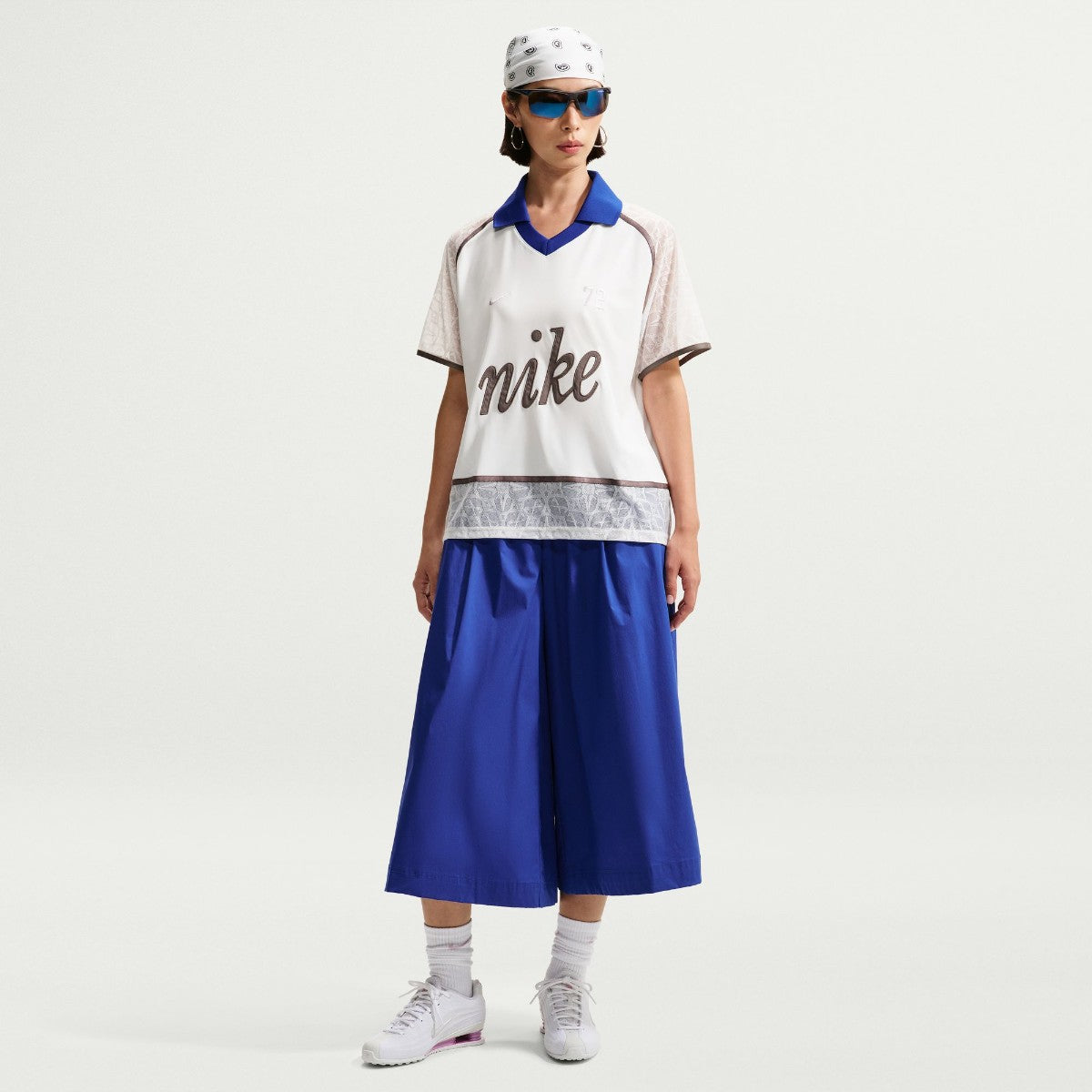 NIKE Women's Lace Polo Jersey Top ナイキ ウィメンズ レース ポロ ジャージー トップ IW1088【レディース スポーツスタイル レースデザイン ロゴデザイン ボクシーシルエット 26FW】