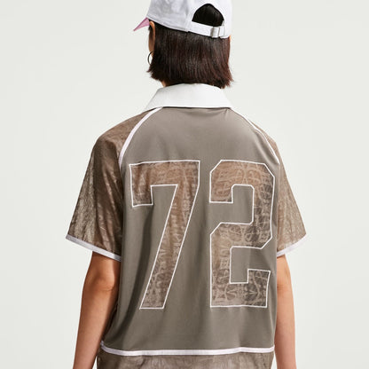 NIKE Women's Lace Polo Jersey Top ナイキ ウィメンズ レース ポロ ジャージー トップ IW1088【レディース スポーツスタイル レースデザイン ロゴデザイン ボクシーシルエット 26FW】