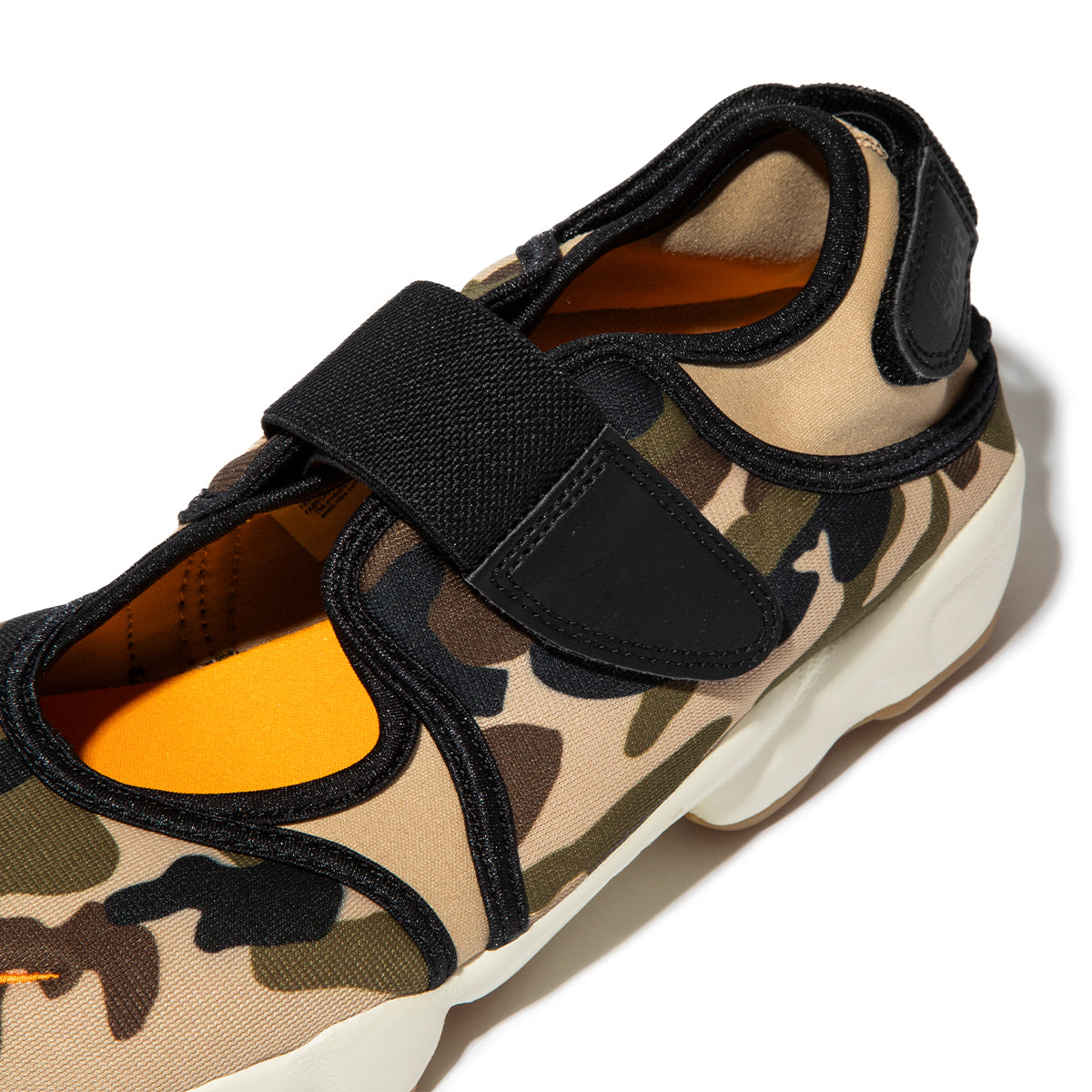 NIKE Air Rift ナイキ エアリフト IX5723-200【レディース スリッポン 足袋デザイン ラバーアウトソール ローカット 26FW】