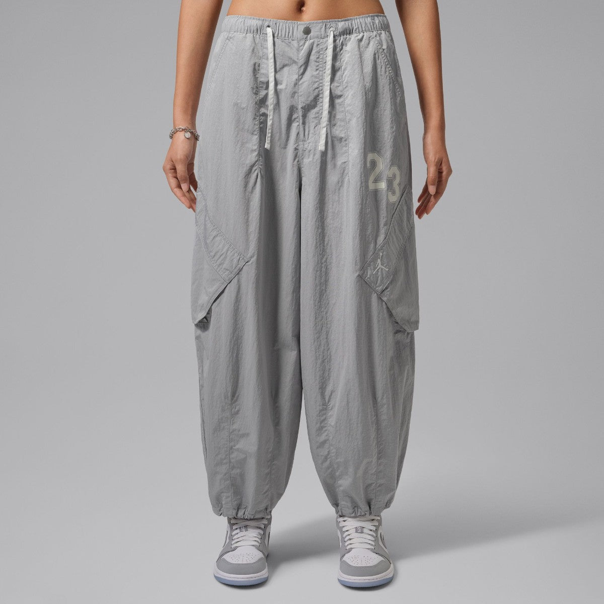 JORDAN BRAND Cropped Parachute Pants ジョーダンブランド クロップド パラシュートパンツ IW1306【レディース ナイロンパンツ デザイン性 26FW】