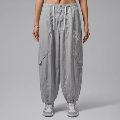 JORDAN BRAND Cropped Parachute Pants ジョーダンブランド クロップド パラシュートパンツ IW1306【レディース ナイロンパンツ デザイン性 26FW】